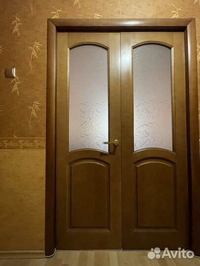Двери межкомнатные из массива