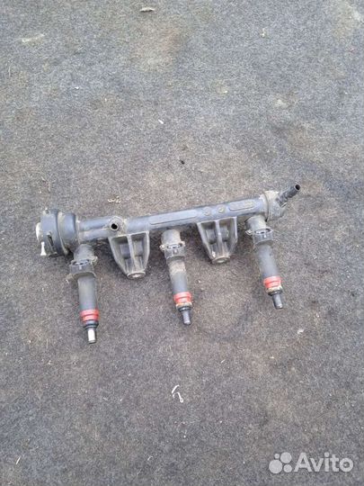 Топливная рампа Skoda Roomster 1.2