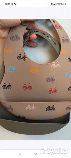 Нагрудник силиконовый с карманом новый