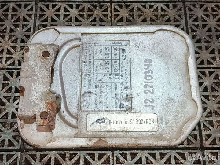 Лючок бензобака Vоlkswagеn Jetta 2