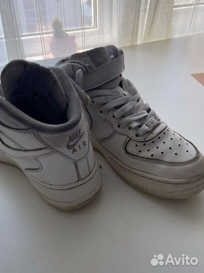 Кроссовки Nike Air Force 1 Mid