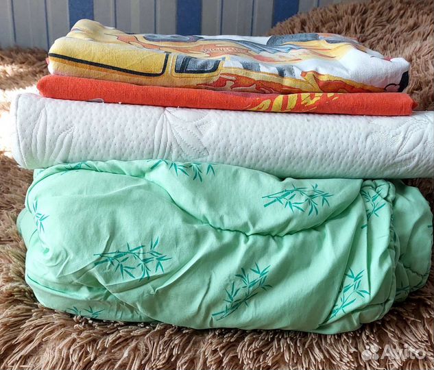 Подушки 2 шт и одеяло с комплектом постельного
