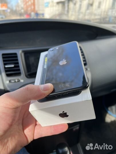 iPhone SE (2020), 64 ГБ