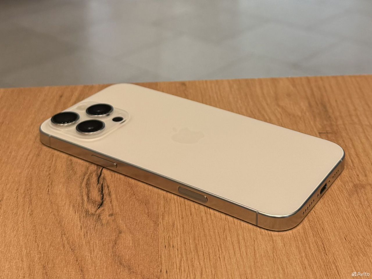 iPhone 16 Pro Max, 256 ГБ, SIM + eSIM