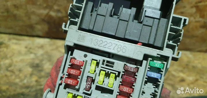 Блок предохранителей салонный Opel Insignia 2008