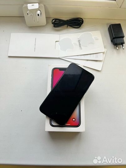 iPhone X, 64 ГБ