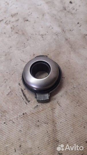 Выжимной подшипник сцепления