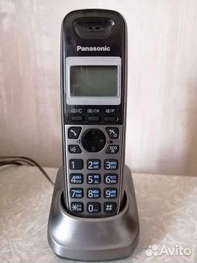 Радиотелефон Panasonic KX-TG2511RUT, две трубки