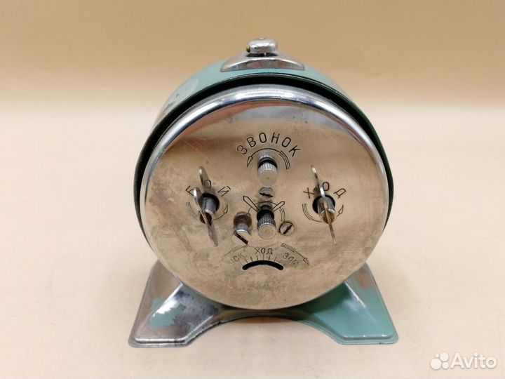 Часы настольные будильник Б84 металл СССР