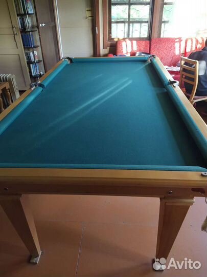 Бильярдный стол