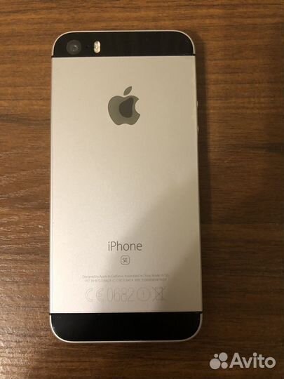 iPhone SE, 32 ГБ