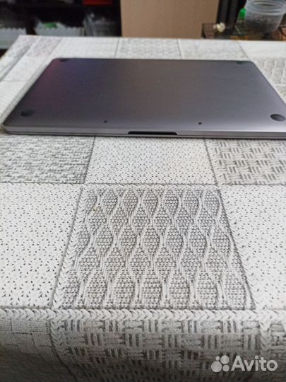 В идеале Macbook pro 13 2017 retina