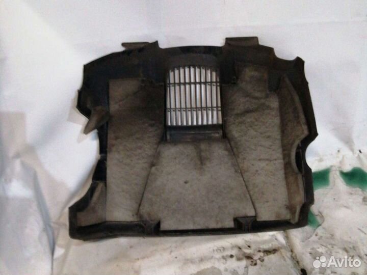 Накладка двигатель Subaru Tribeca B9