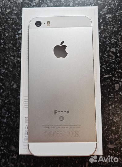 iPhone SE, 32 ГБ