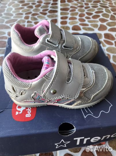 Кроссовки детские