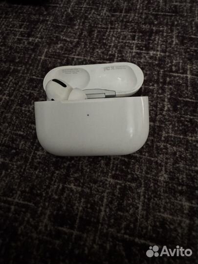 Airpods pro оригинал кейс/левый наушник