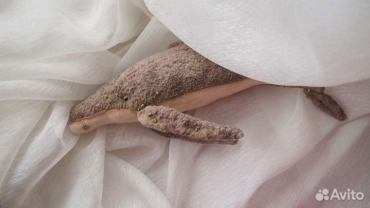 Игрушка кит ручной работы