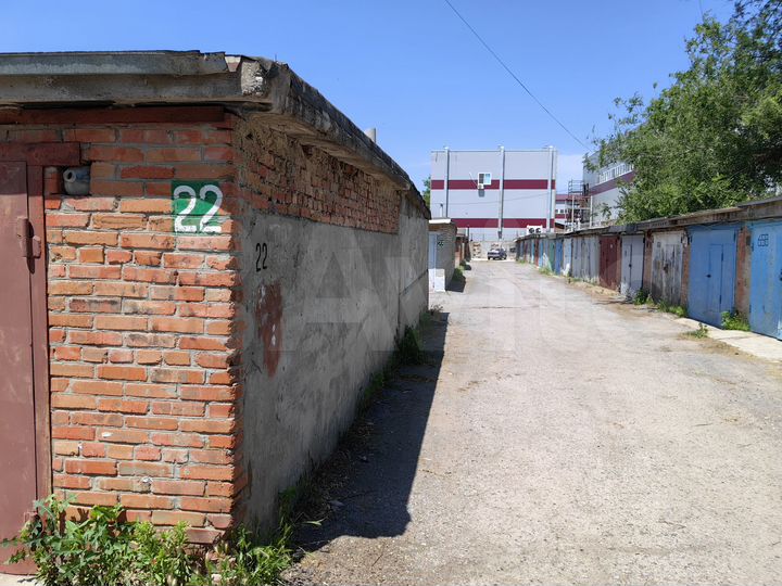 Гараж, > 30 м²