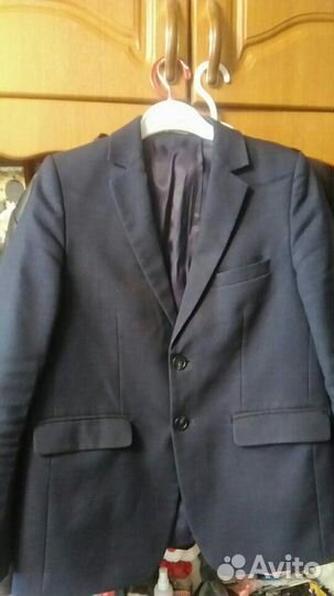 Костюм темно-синего цвета