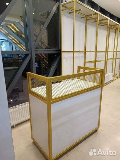 Стойка ресепшн