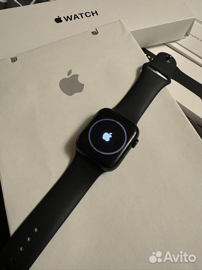 Часы apple watch se 44 mm