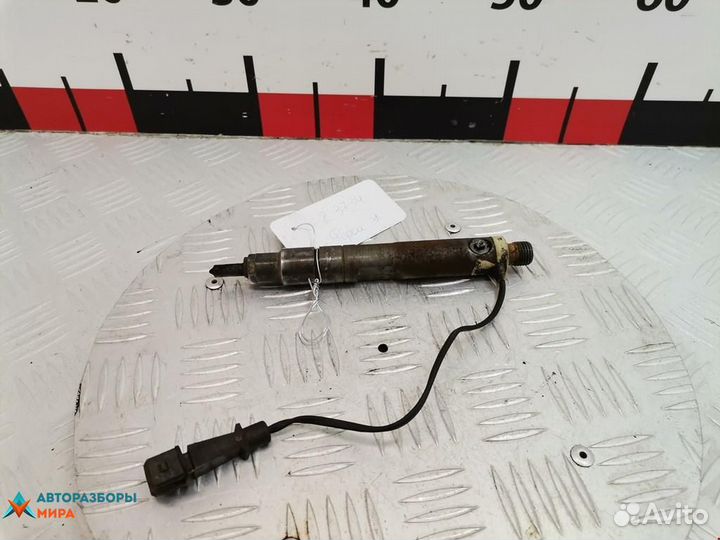 Форсунка Volkswagen Polo 3 1998 028130202S