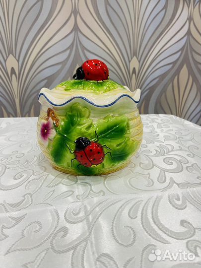 Заварочный чайник, сахарница