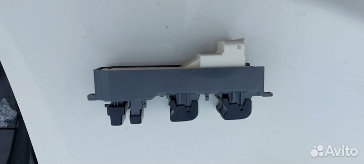 Блок управления стеклоподъемниками corolla