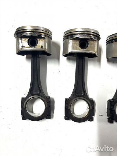 Поршень с шатуном Kia Rio 1 (1.6 )