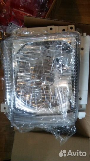 Фара правая с эл. корректором isuzu NPR75 NQR90