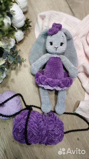 Вязаная мягкая игрушка Зайка амигуруми