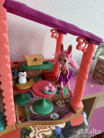 Домик энчантималс