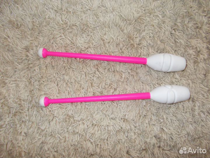 Мяч и булавы для гимнастики