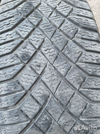 Continental ContiVikingContact 7 215/65 R17