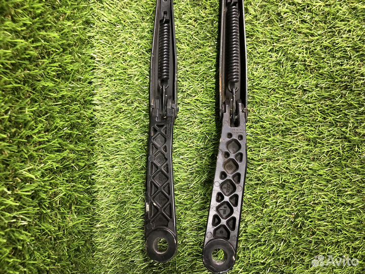 Поводки дворников Peugeot 308