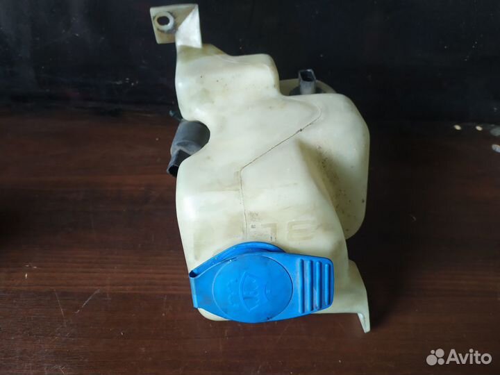 Бачок омывателя volkswagen bora, jetta, Goif 4