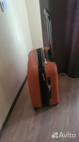 Чемодан на колесах размер l бу