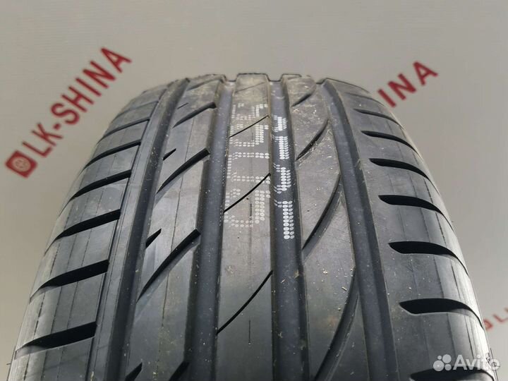 Maxxis Victra Sport SUV VS5 235/65 R18 106W