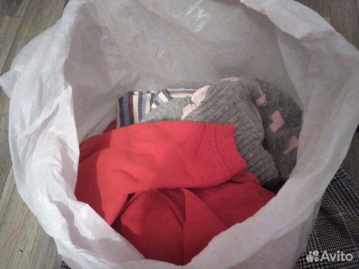 Отдам пакет вещей бесплатно