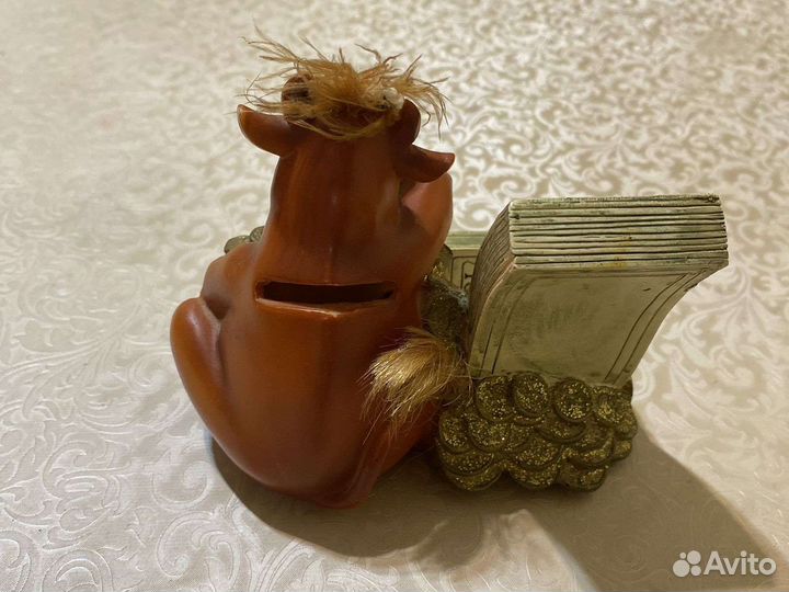 Копилка для денег с отверстием бык