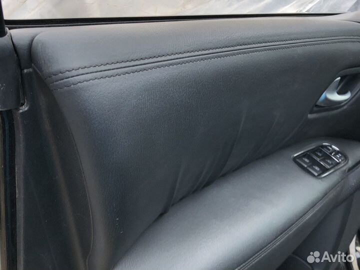 Nissan Patrol Y62 Обшивка передней двери