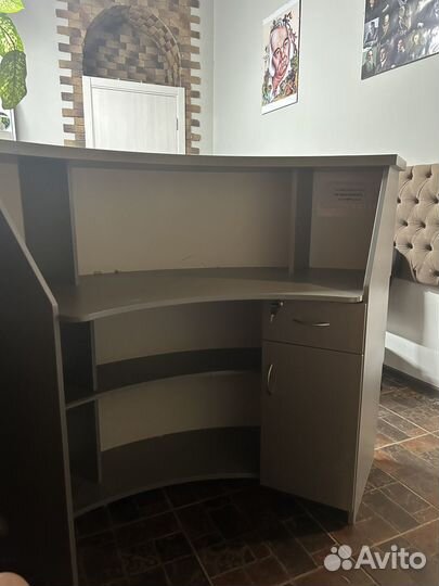 Стойка для администратора