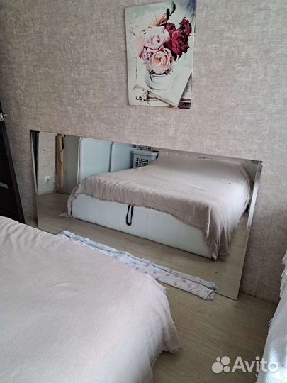 Зеркало настенное