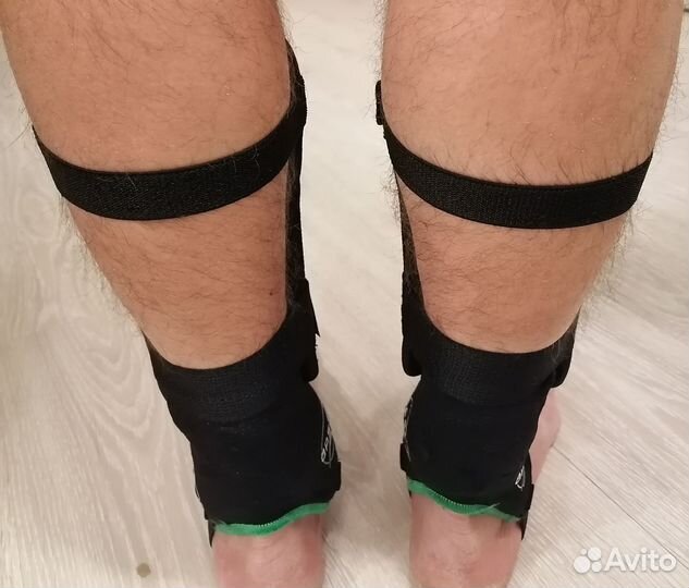 Защита футбольная