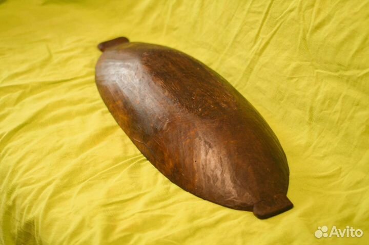 Старинное деревянное корыто для теста