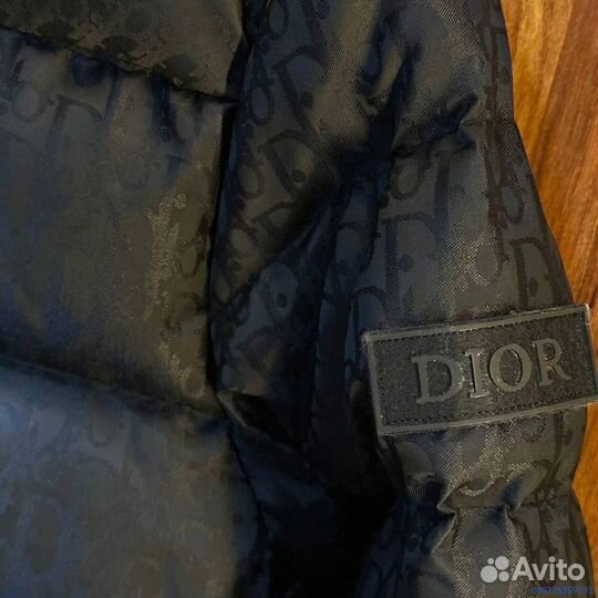 Куртка от Dior: ваш идеальный выбор