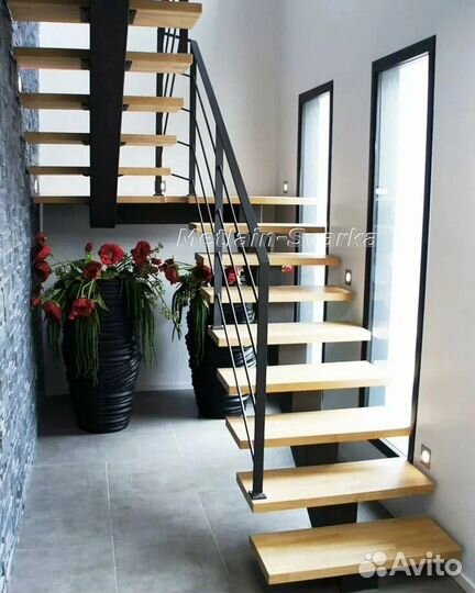 Лестница в дом на монокосоуре с площадкой № 119