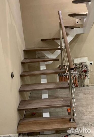 Метлличесакую лестницу Изготовим