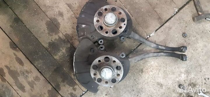 Поворотный кулак Mercedes W220