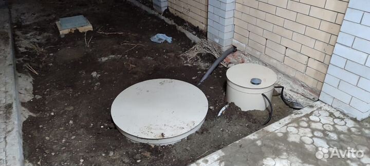 Септик Flora 2000л. с установкой